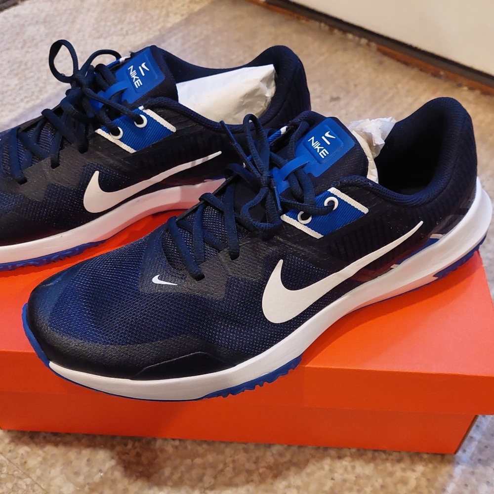 Nike men shoes,joggers brand new US 12